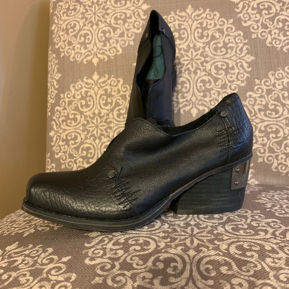 Vogue Black Leather Booties with Silver hardware
